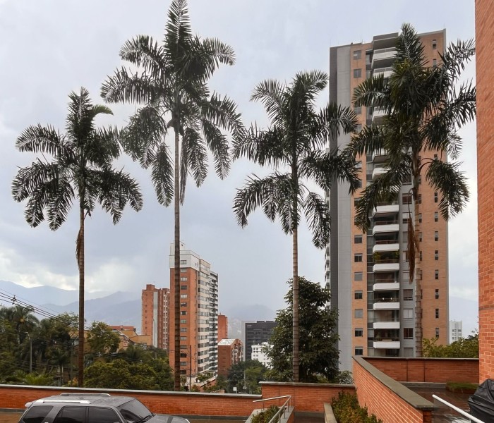 Apartamento En Venta Sector La Florida Loma De Los Parra El Poblado