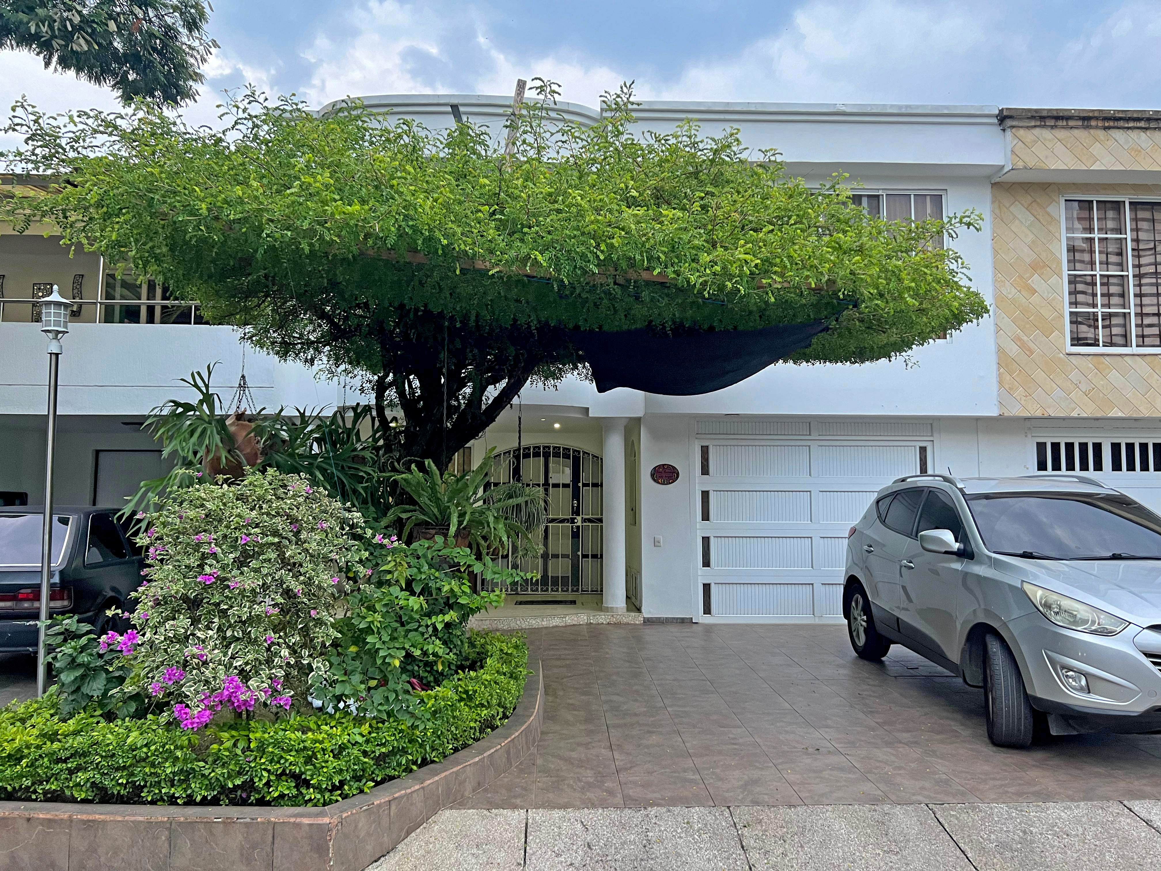 CASA EN VENTA, QUINTAS DE DON SIMON, SUR, CALI.