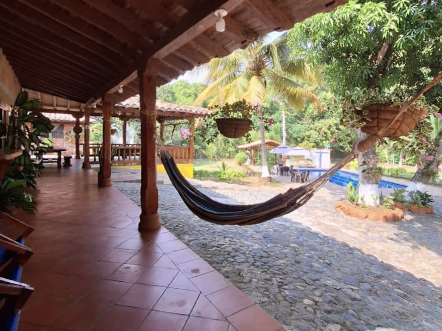 Finca de recreo en venta San Jerónimo con piscina y 18 camas Airbnb
