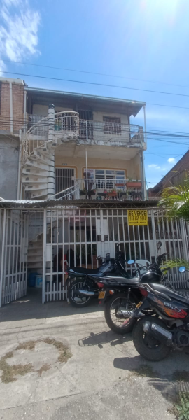 Casa en Venta en El Recuerdo, Cali – Amplia y con Alto Potencial de Inversión