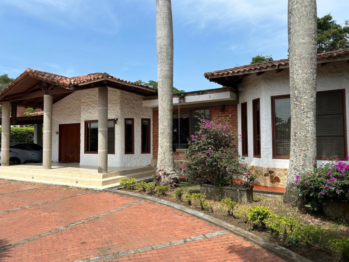 VENTA CASA CAMPESTRE EN LAS MERCEDES JAMUNDI