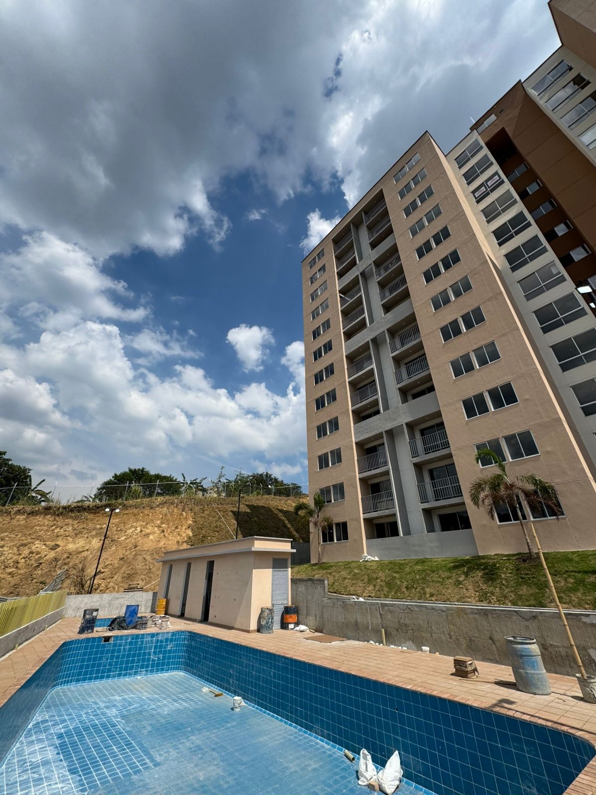 Vendo espectacular apartamento al oeste de Cali, Aguacatal en obra gris