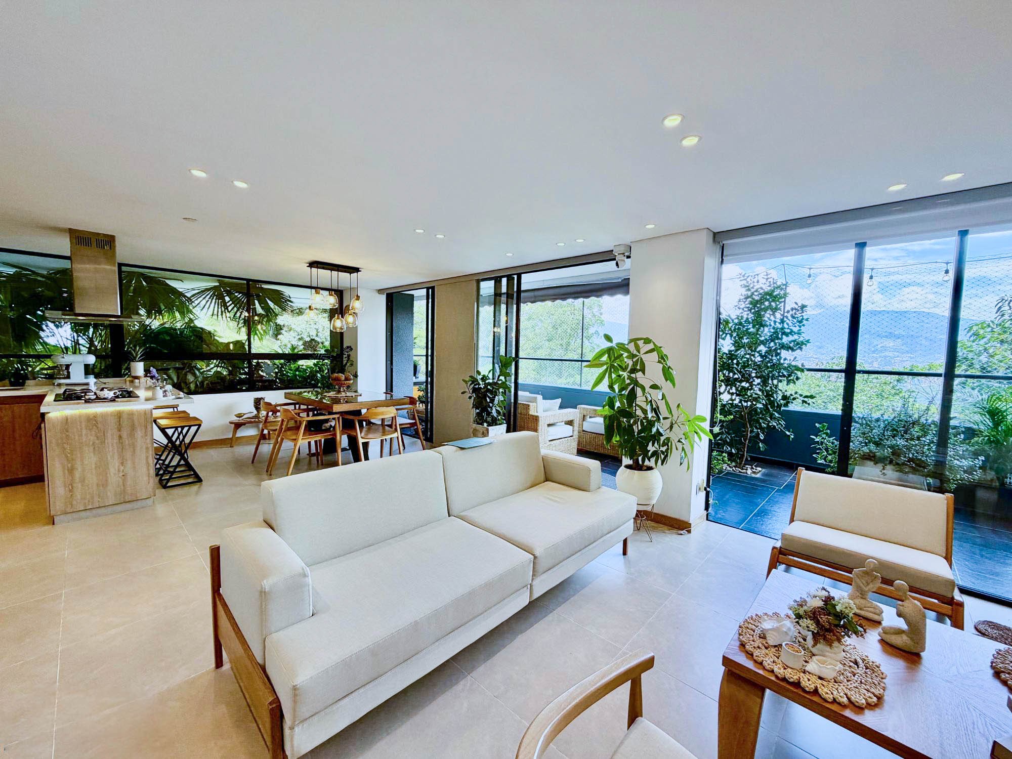 Apartamento en venta en El Poblado Las Palmas