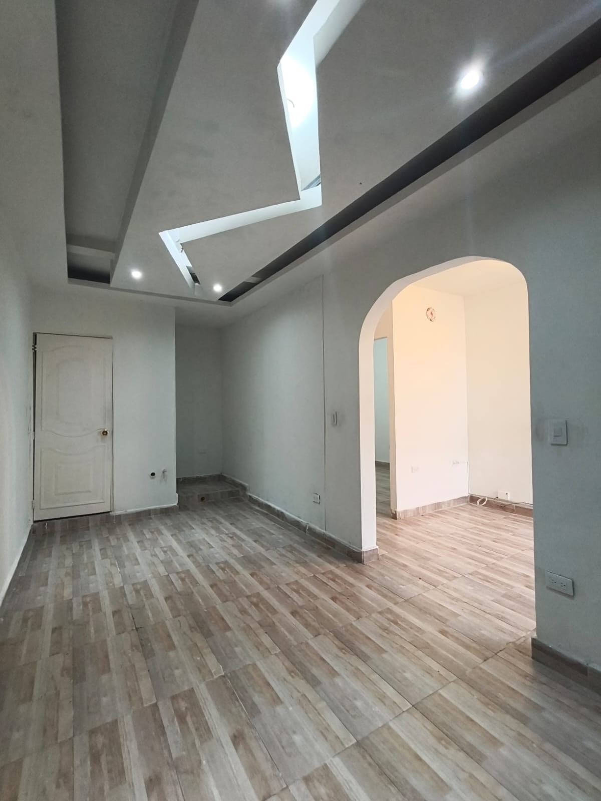 🏡 Apartamento con Local Comercial en Las Delicias – ¡Vivienda y Negocio en un Solo Lugar!