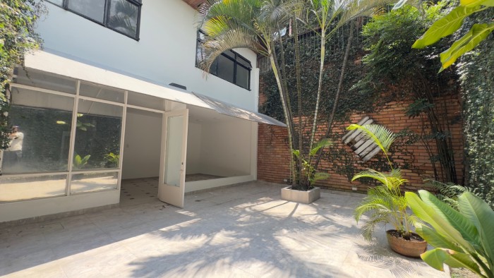 Alquilo Casa Comercial en San fernando, Cali