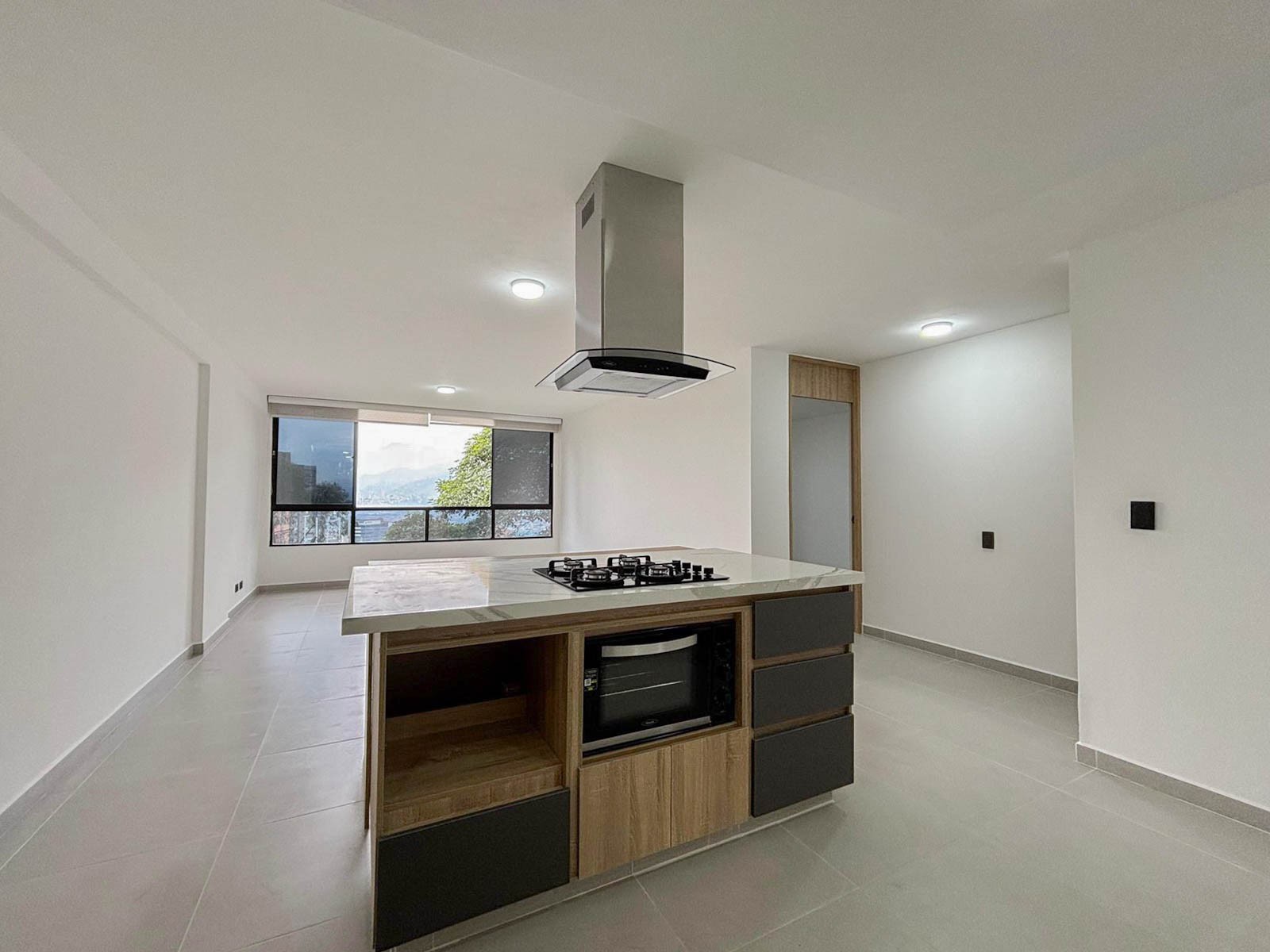 Apartamento Remodelado en venta en El Poblado Las Palmas