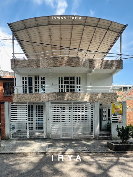 Casa con Local Comercial y Terraza en Venta | El Bosque, Cali | Excelente Inversión