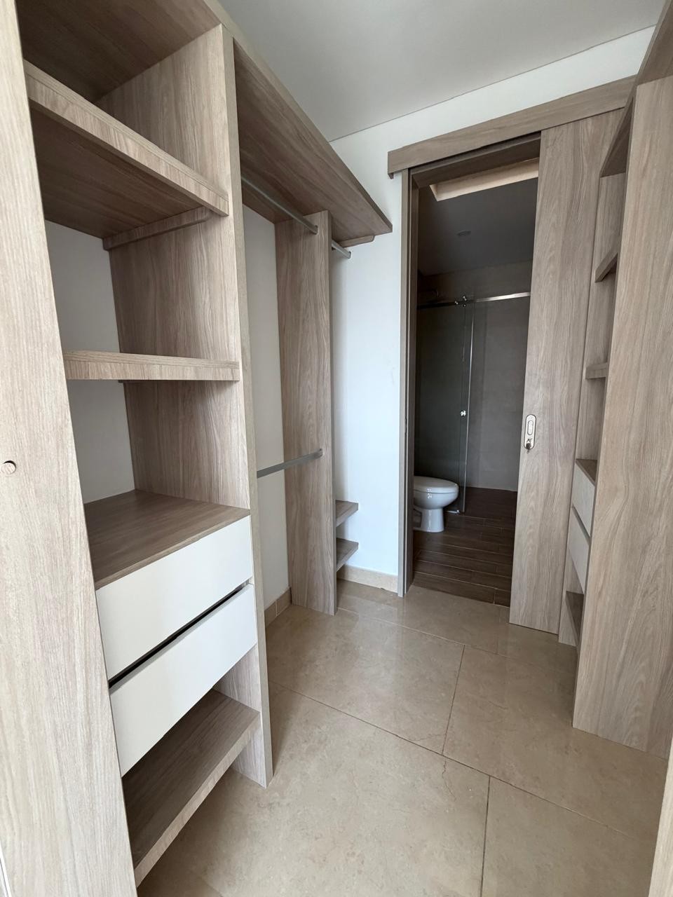 CASA CONJUNTO CERRADO