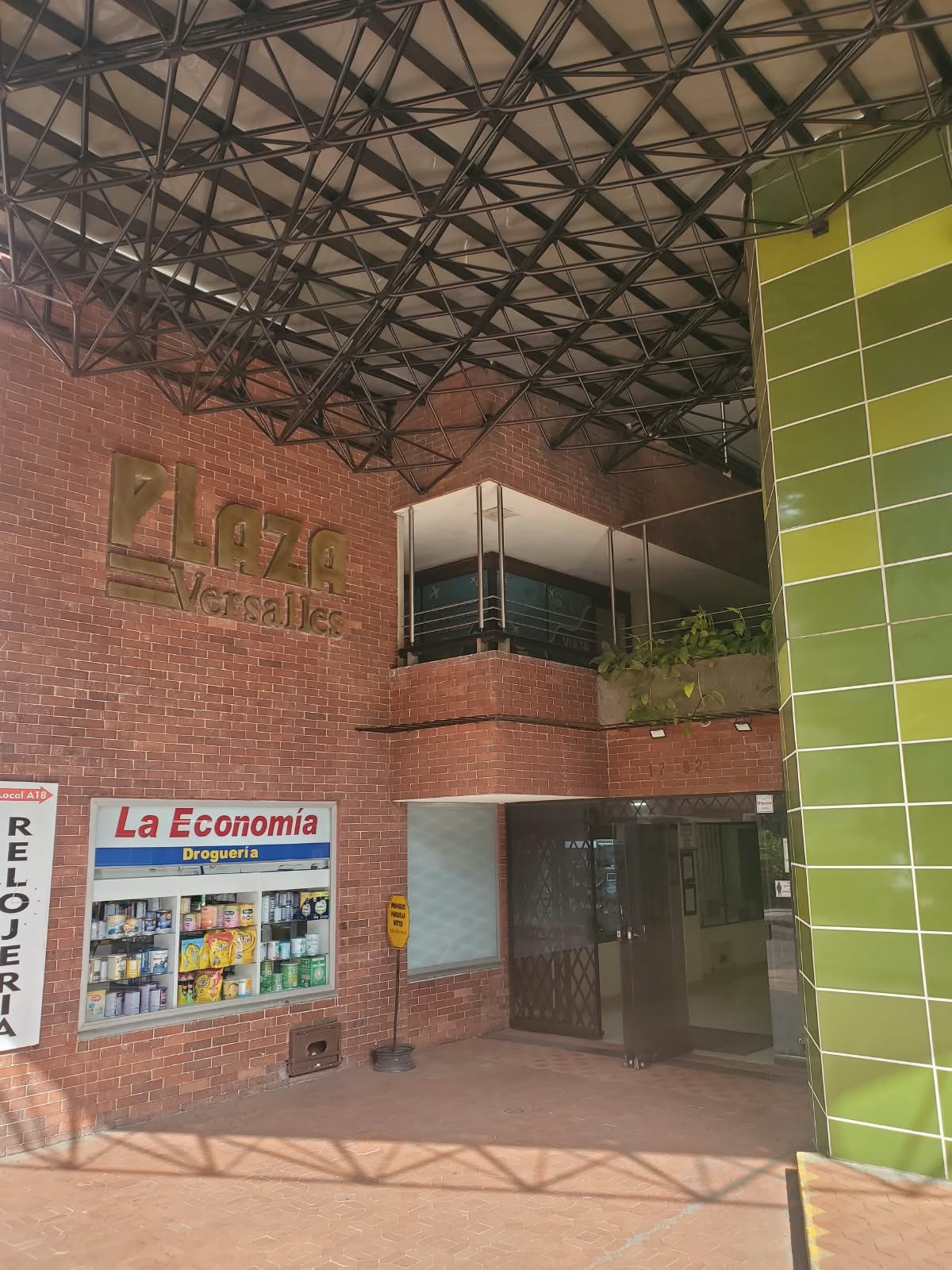 Alquilo hermosa oficina de 14mt² en versalles norte de Cali