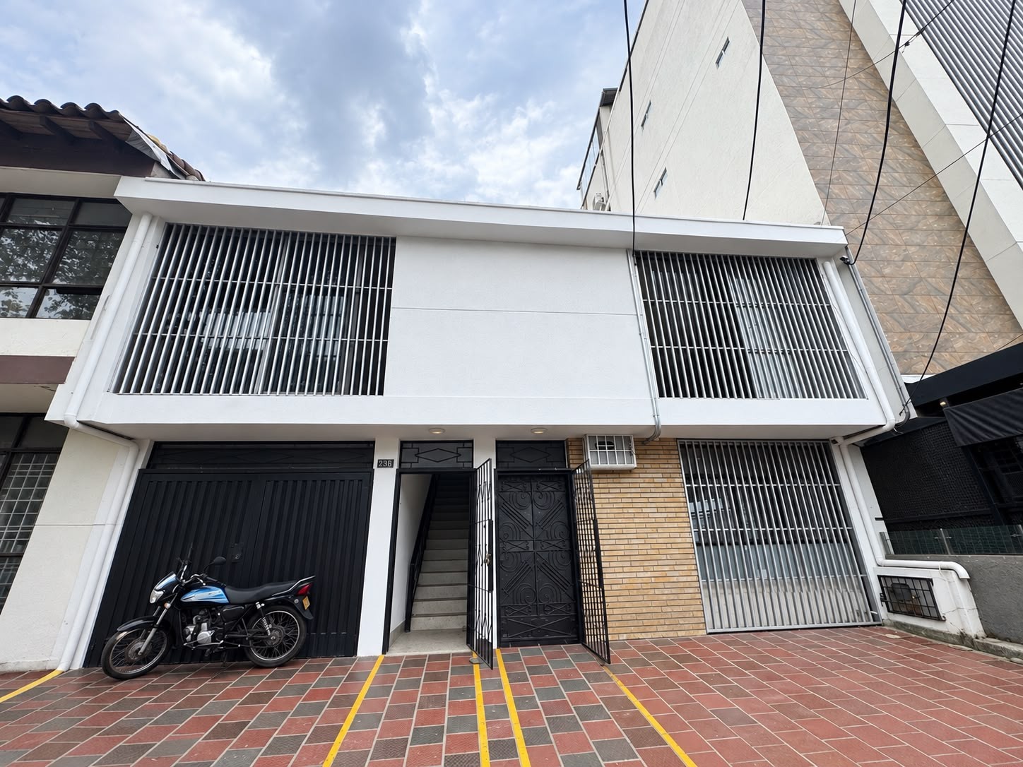 Casa comercial en alquiler – 180 m² en san vicente