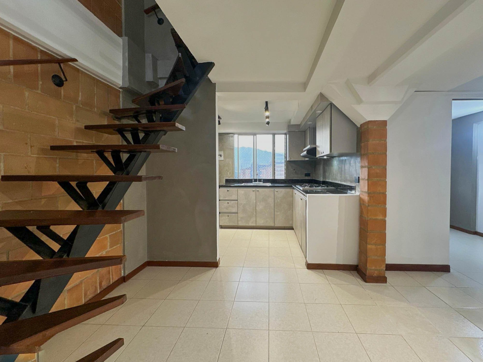 Apartamento duplex en venta en El Poblado Santa Maria de Los Angeles