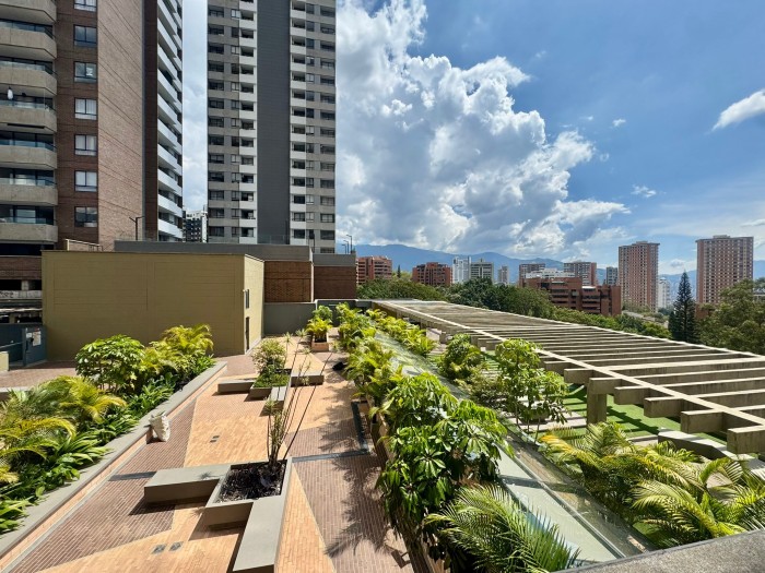 Apartaestudio en venta en Wall | Los Balsos | El Poblado || 56,55 m² + parqueadero y depósito
